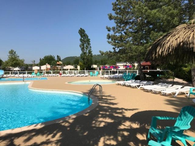 Camping Officiel Siblu Les Rives De Condrieu Exterior photo