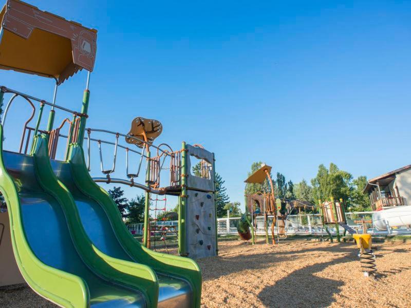 Camping Officiel Siblu Les Rives De Condrieu Exterior photo